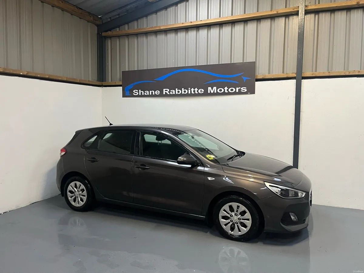 192 HYUNDAI I30 1.6 crdi CLASSIC only 92kms - Image 2