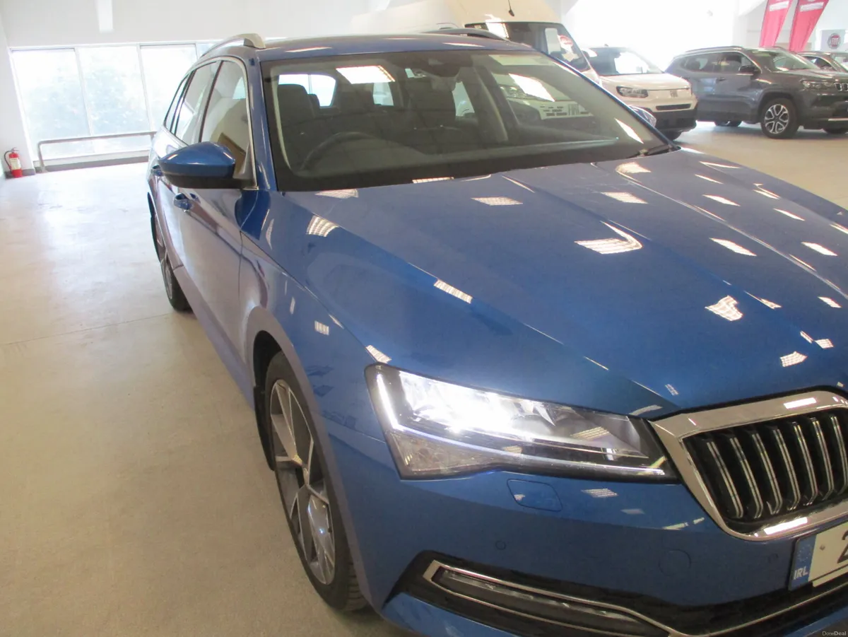Skoda Superb Combi Estate 2023-LEATHER-CAMERA - Image 3