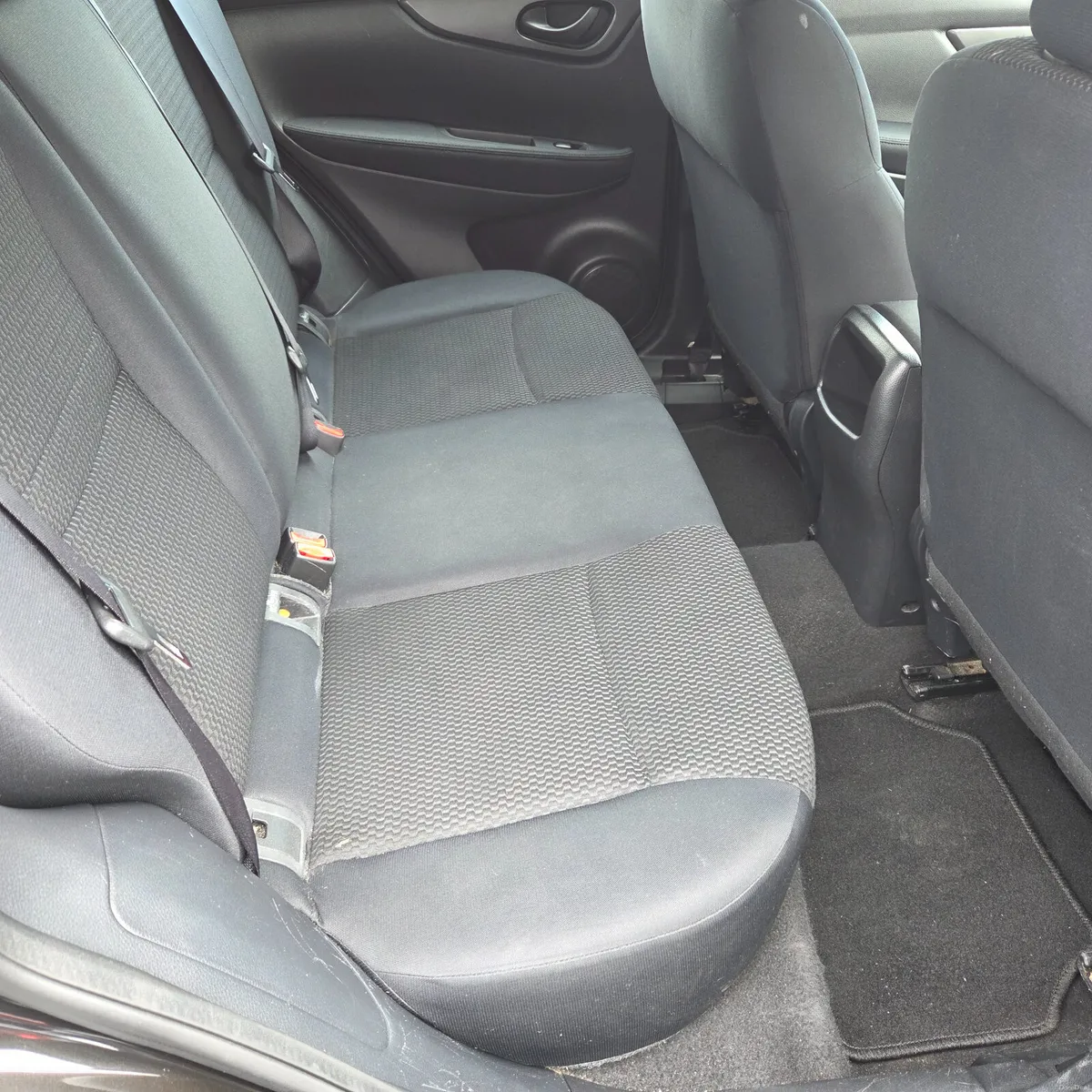 Nissan Qashqai Auto Diesel 1.6 XE CVT, 2015 - Image 6