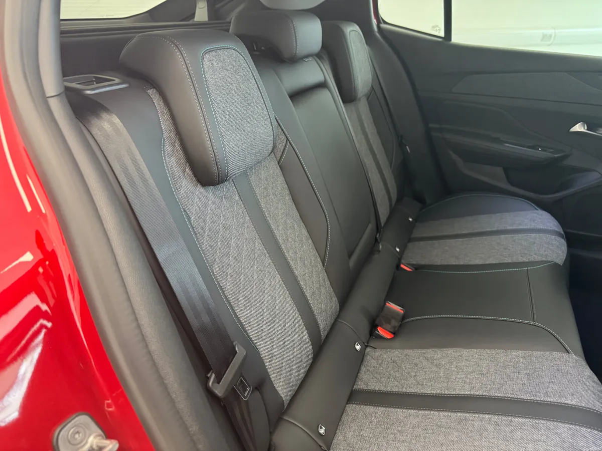 Peugeot 408 2025 - Image 3