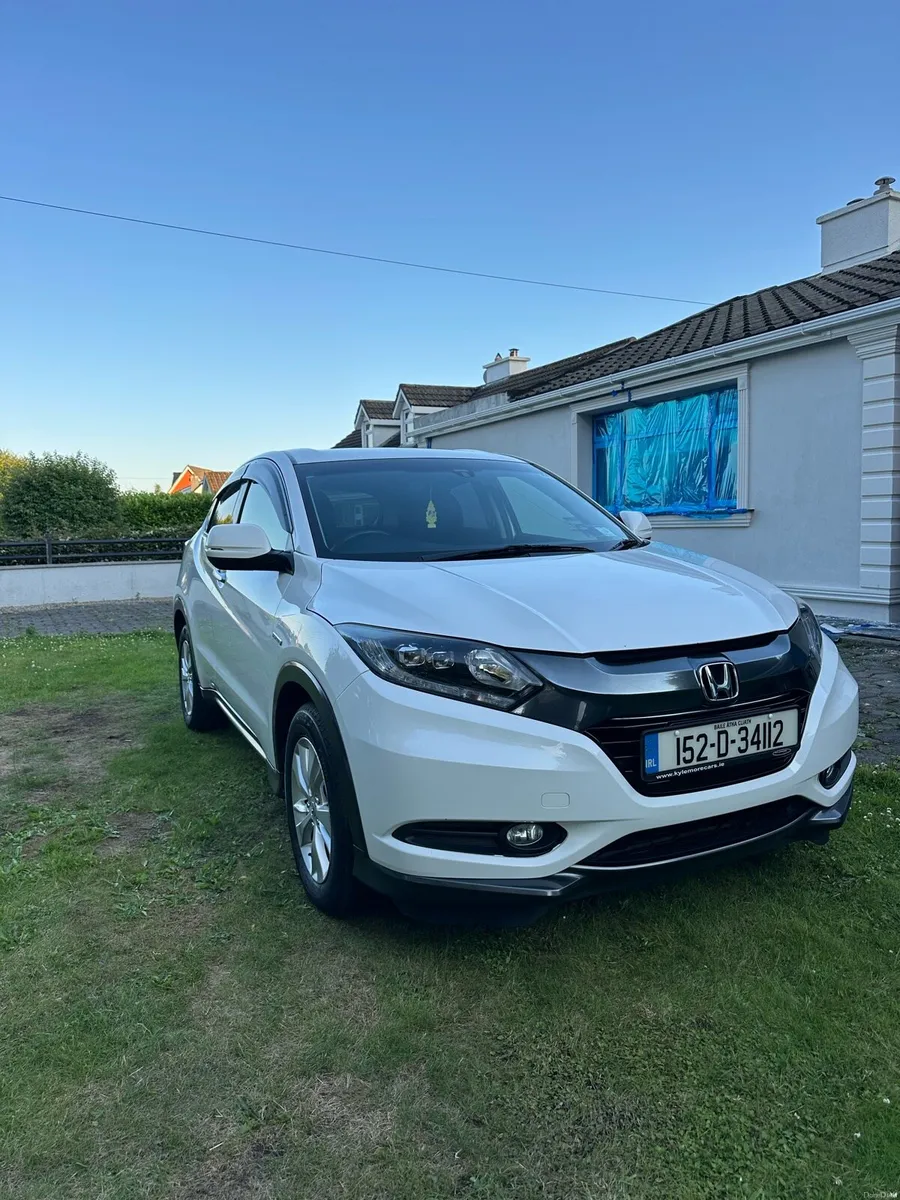 2015 Honda Vezel 1.5 Petrol/Hybrid Auto - Image 4