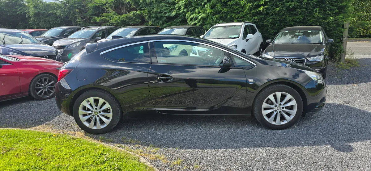 Astra Coupe Gtc Sri - Image 2