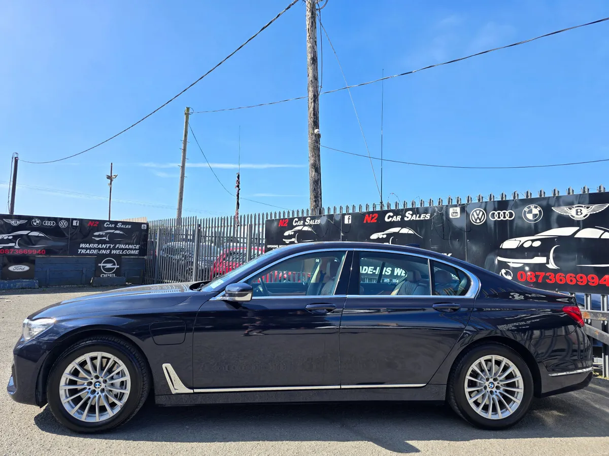 162 BMW 7-Series Plug in Hybrid, LOW MILES, VERY C - Image 4