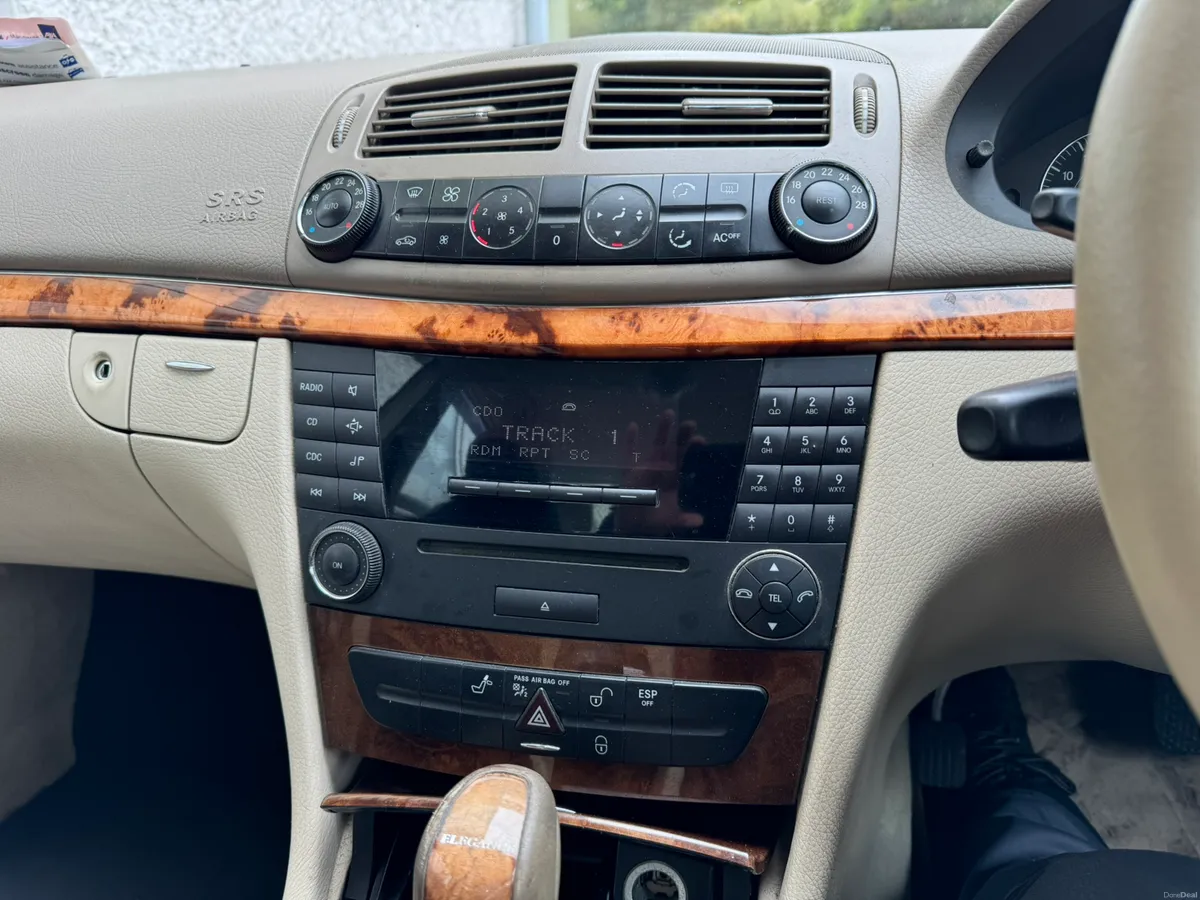 Mercedes E200 - Image 6