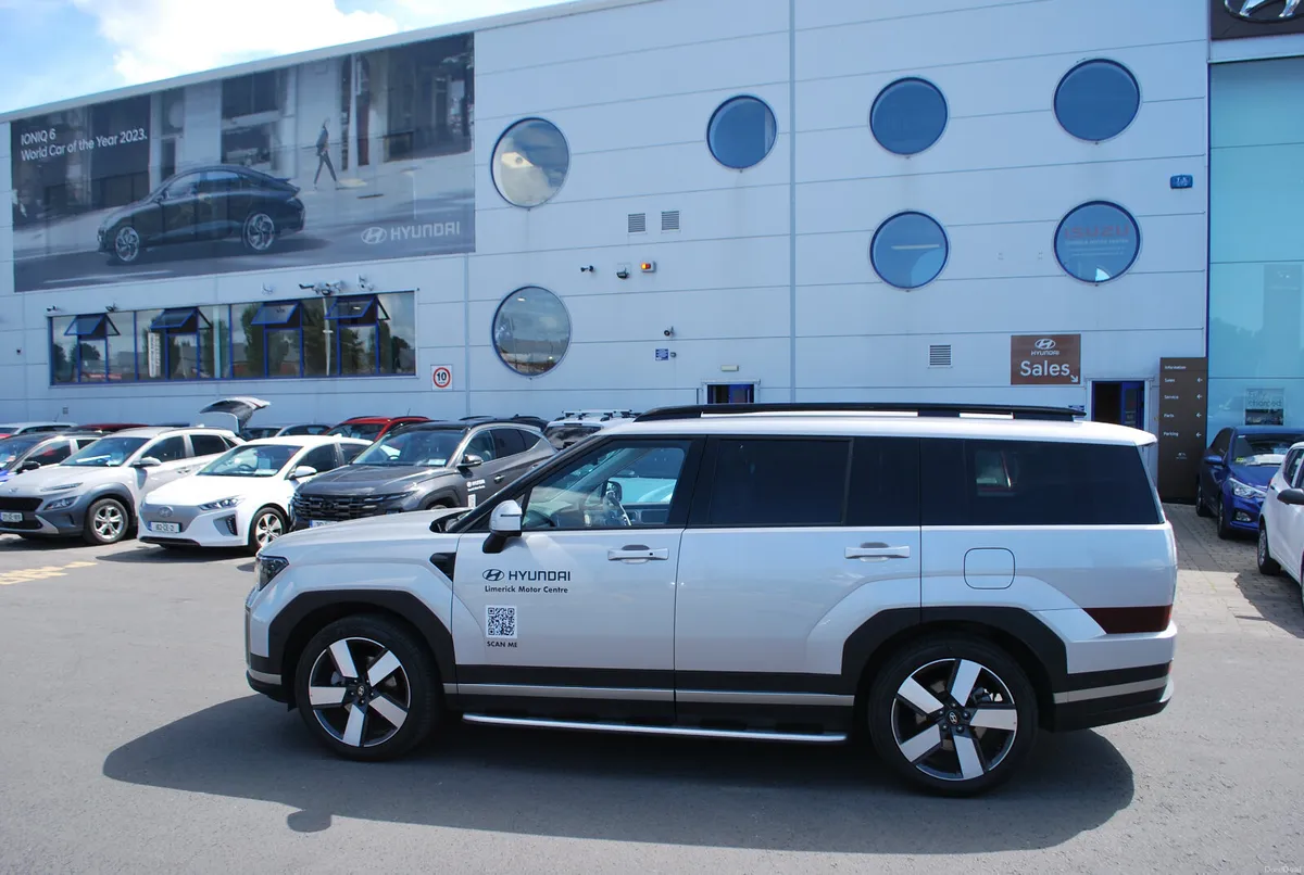 Hyundai Santa Fe 2025 - Image 2