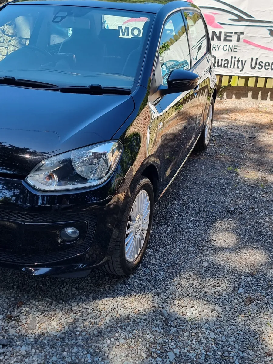 2014 Volkswagen up 1.0 L Automatic - Image 3