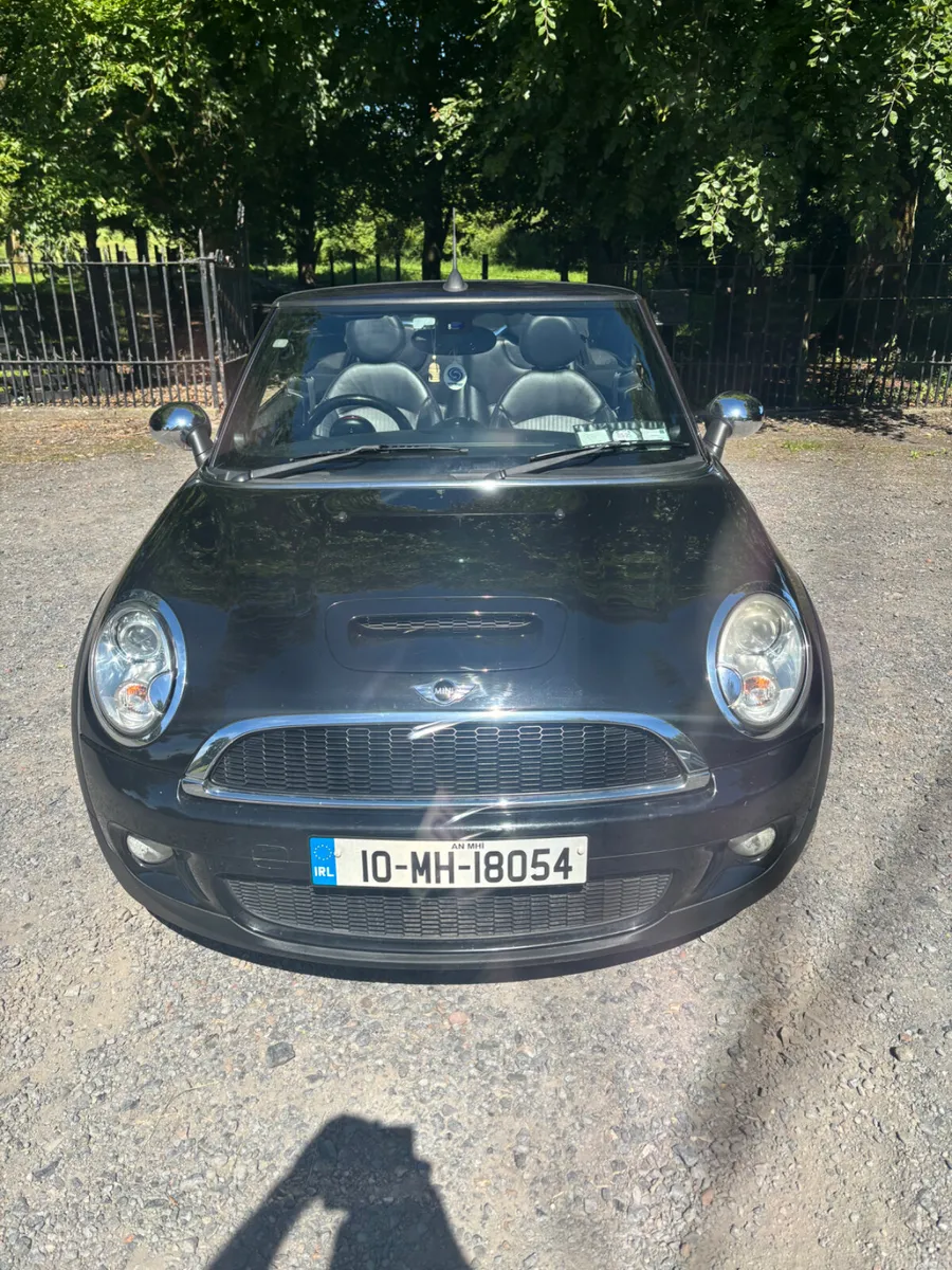 Mini Cooper S Low Kilometers - Image 2