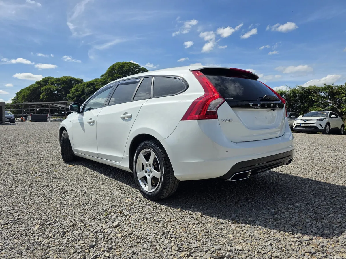 2017 Volvo V60 D4 Dynamic-ED - Image 3