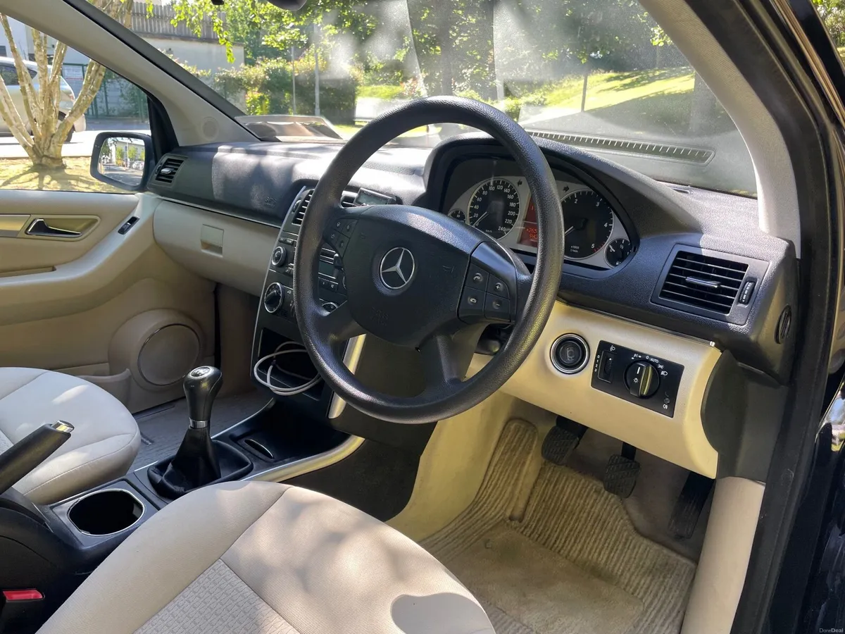 Mercedes-Benz B-Class 2011, Nct 06/2026 - Image 4