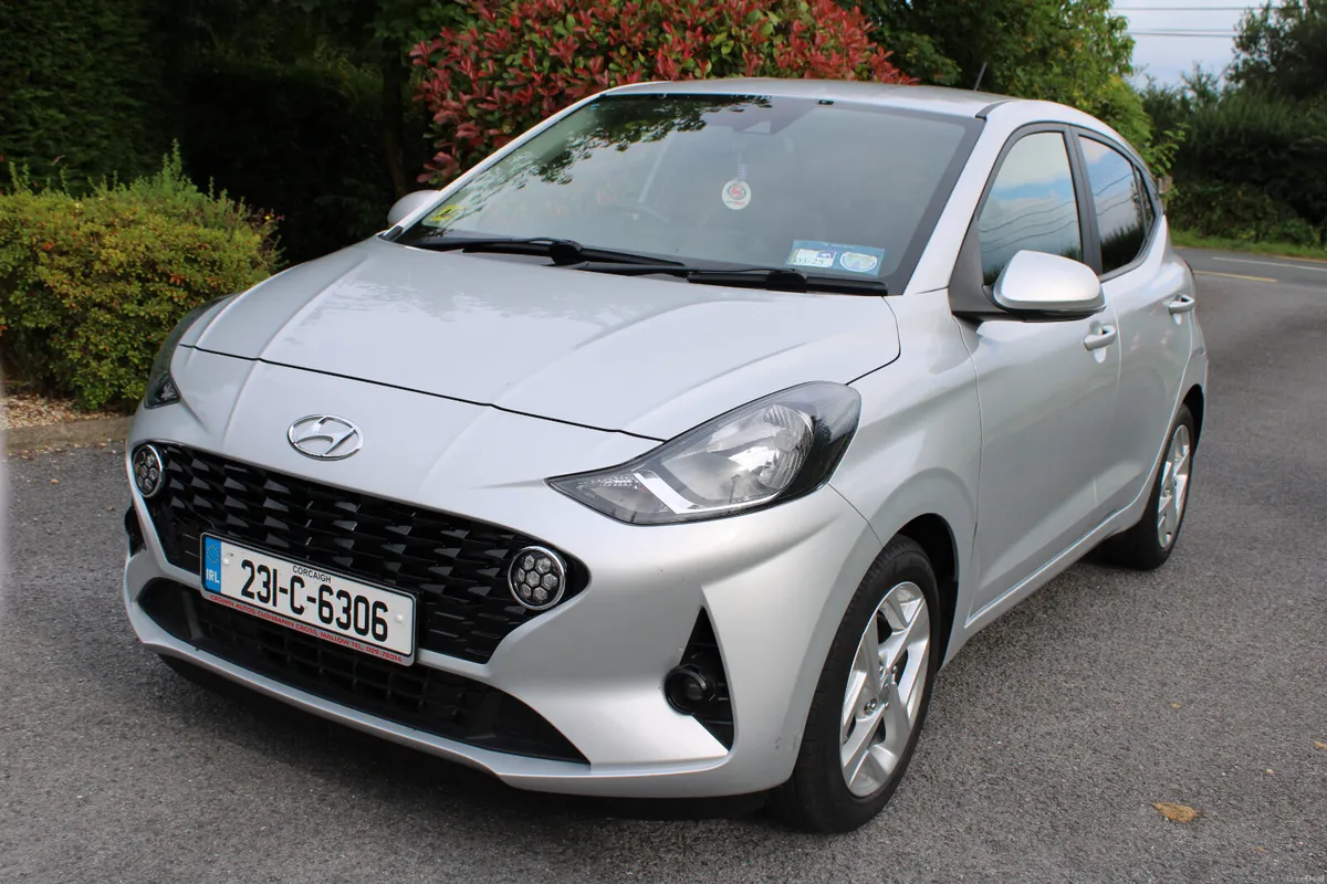 2023 HYUNDAI i10 DELUXE PLUS 1.0 5dr. - Image 1