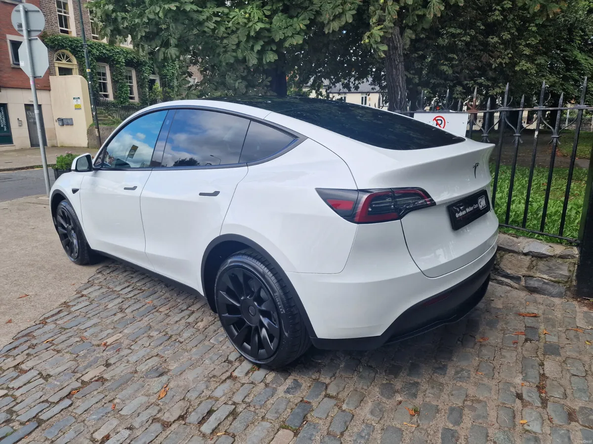2024 (241) Tesla Model Y RWD - Image 2