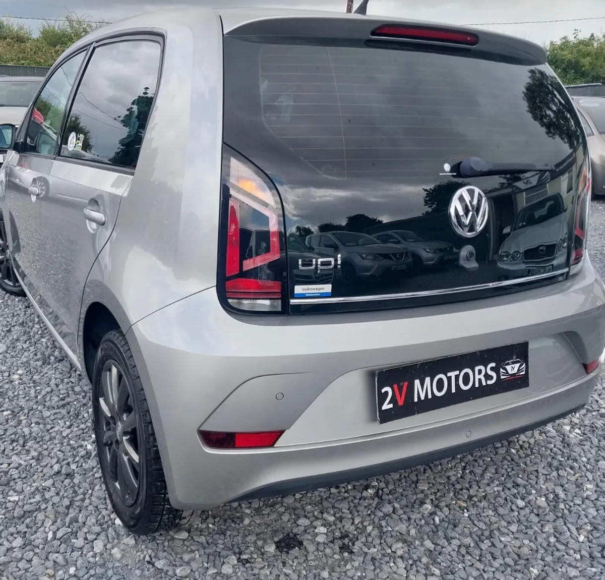 🔵 Volkswagen High UP! 1.0 5DR AUTOMATIC - Image 4