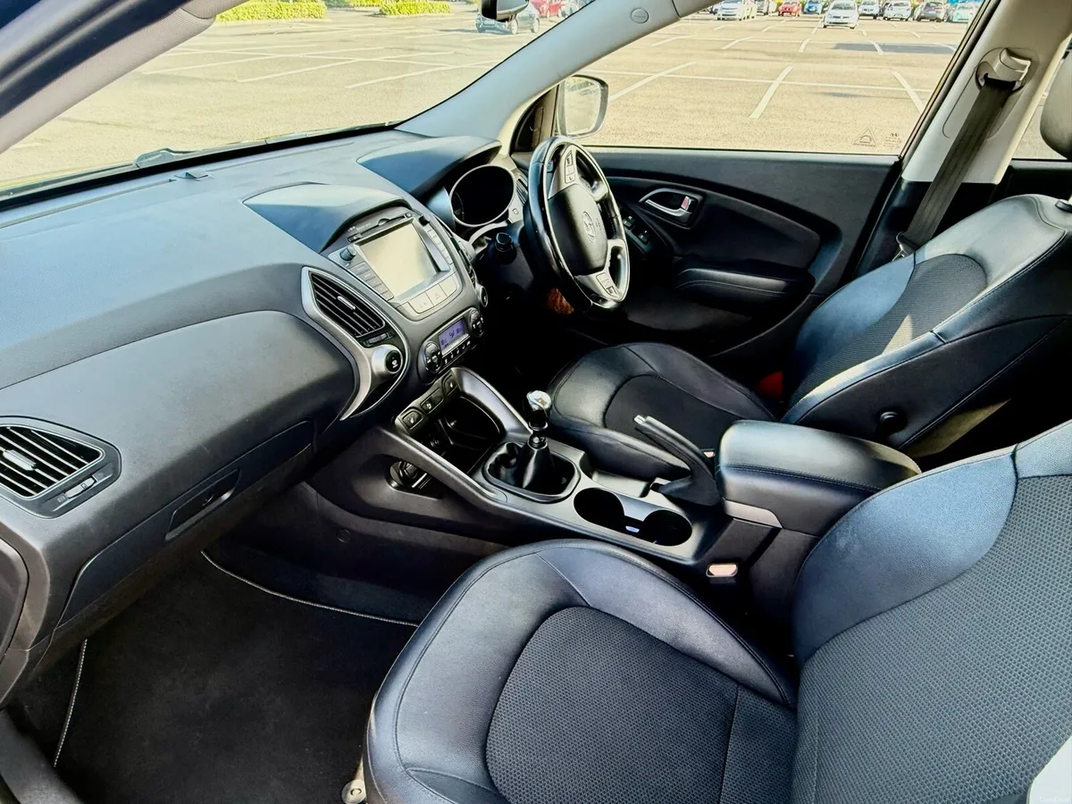 Hyundai ix35 Immaculate Condition, Low miles - Image 3