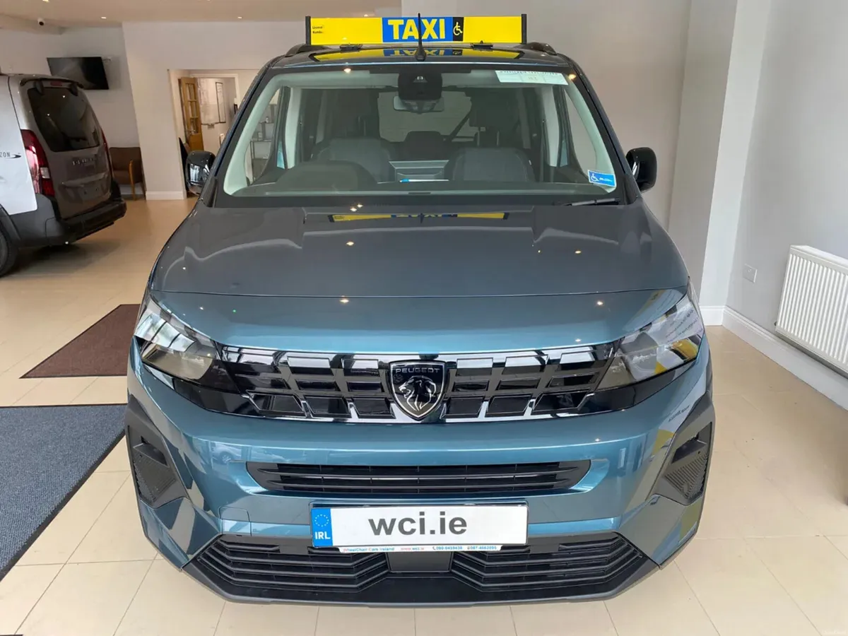 Wheelchair Taxi Peugeot Rifter - Image 4