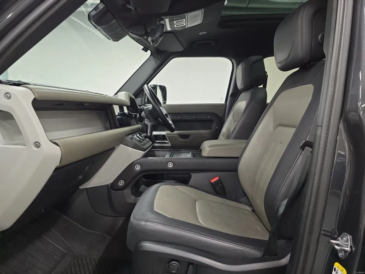 Land Rover Defender Estate X-Dynamic HSE - Image 3