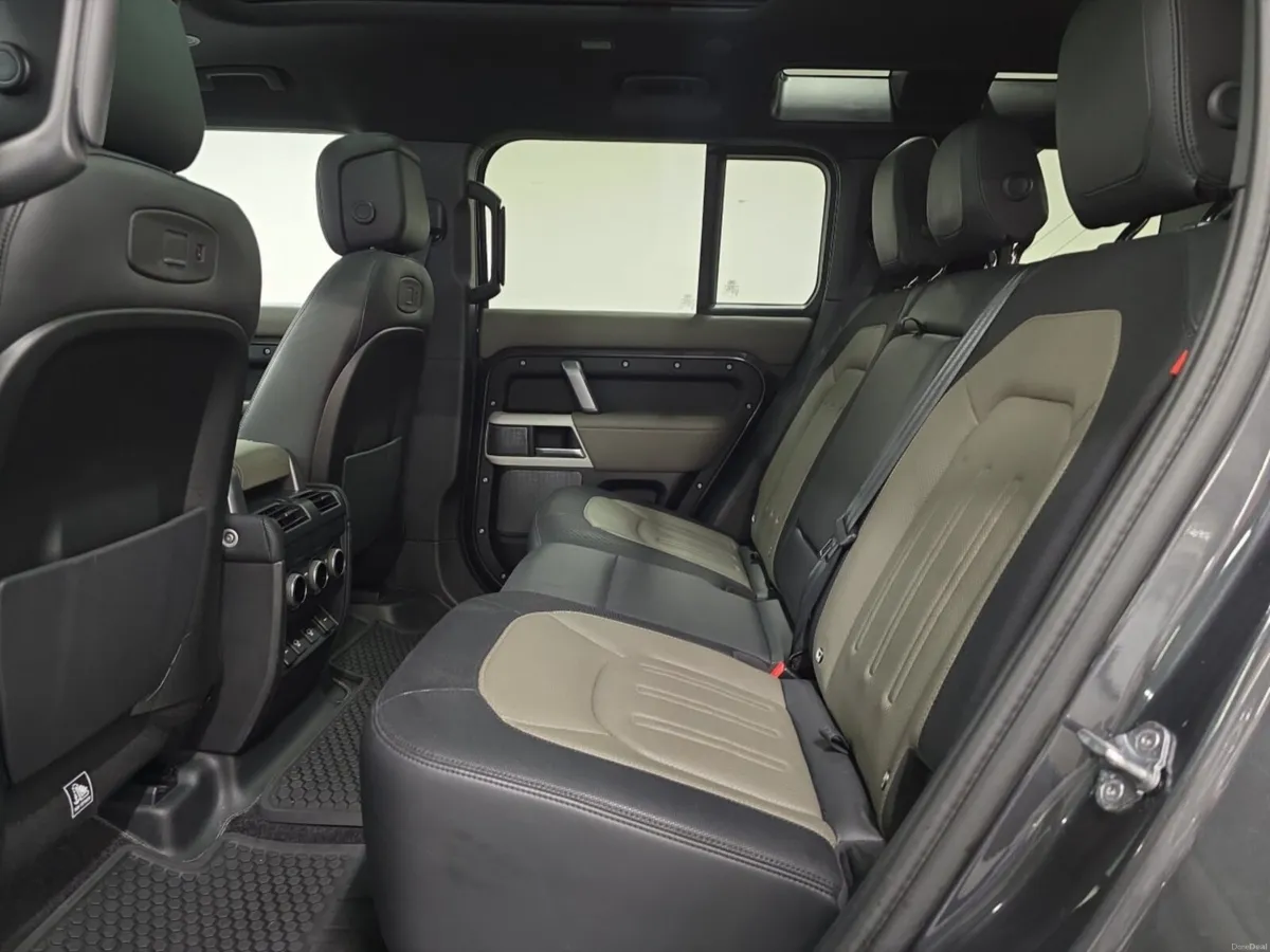 Land Rover Defender Estate X-Dynamic HSE - Image 4