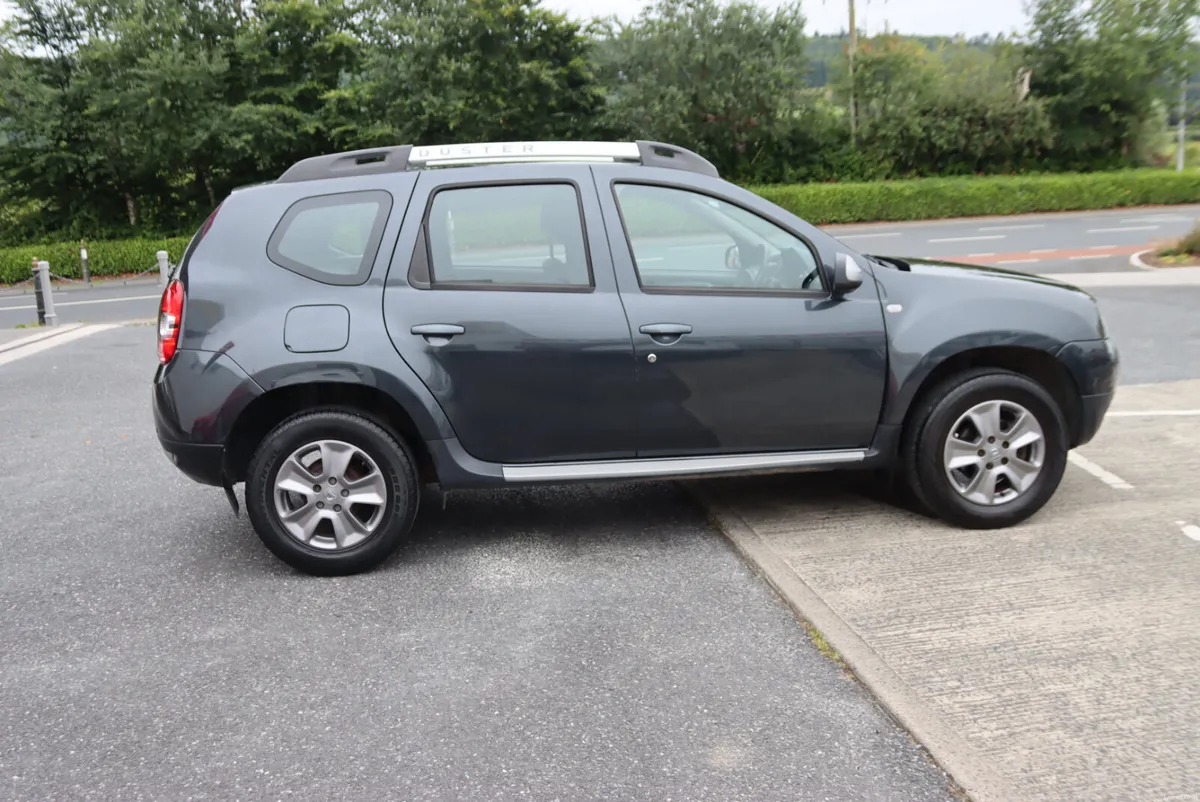 2017 Dacia Duster 1.5DCi Diesel 5-dr SUV - Image 3