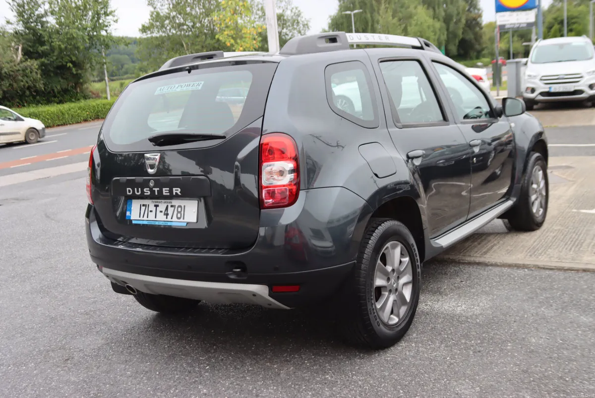 2017 Dacia Duster 1.5DCi Diesel 5-dr SUV - Image 4
