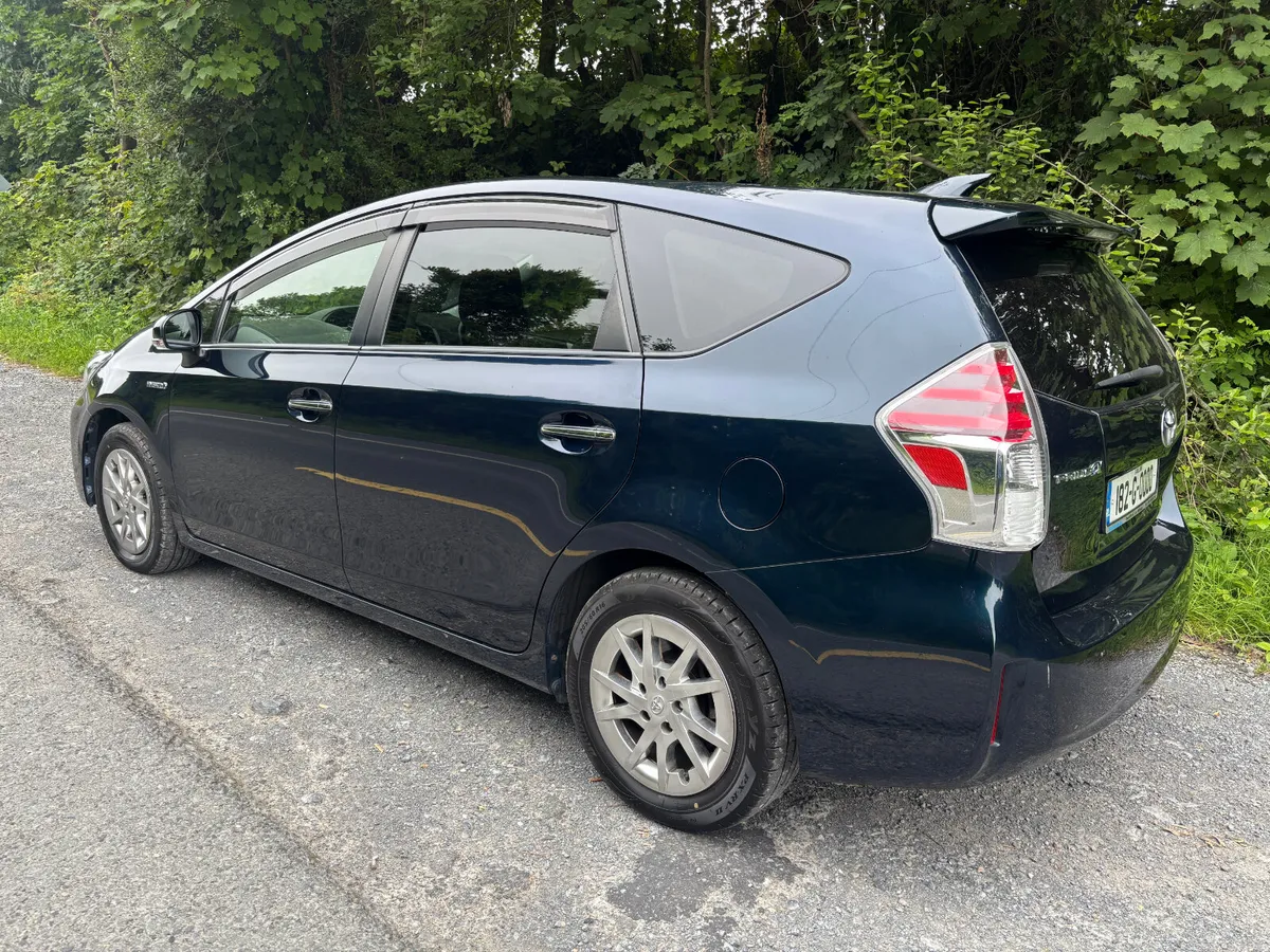 Toyota Prius 7 Seater Charging Hybrid 2018 - Image 4