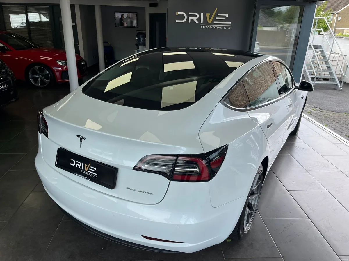 Tesla Model 3 2021 - Image 3