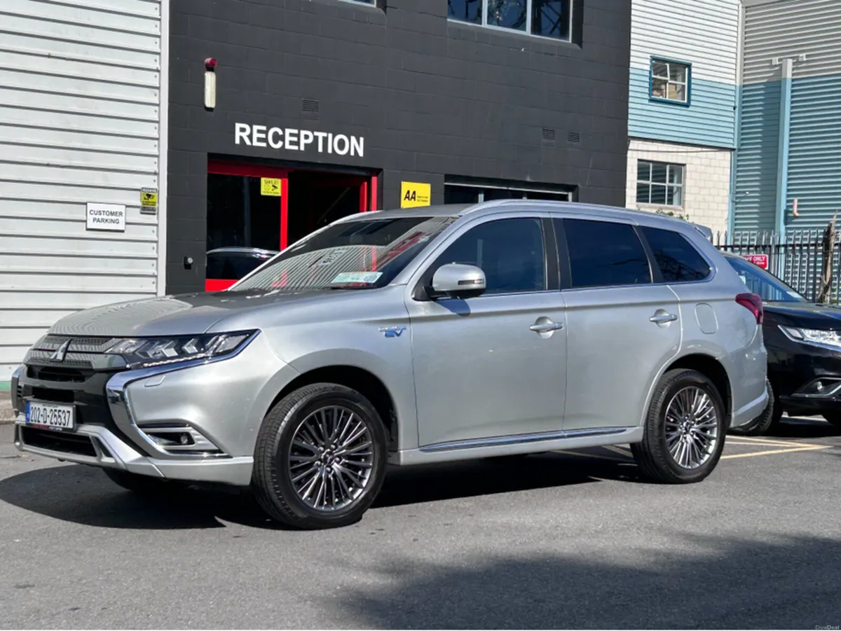 Mitsubishi Outlander 2.4 EXCEED PHEV HIGHEST SPEC - Image 3