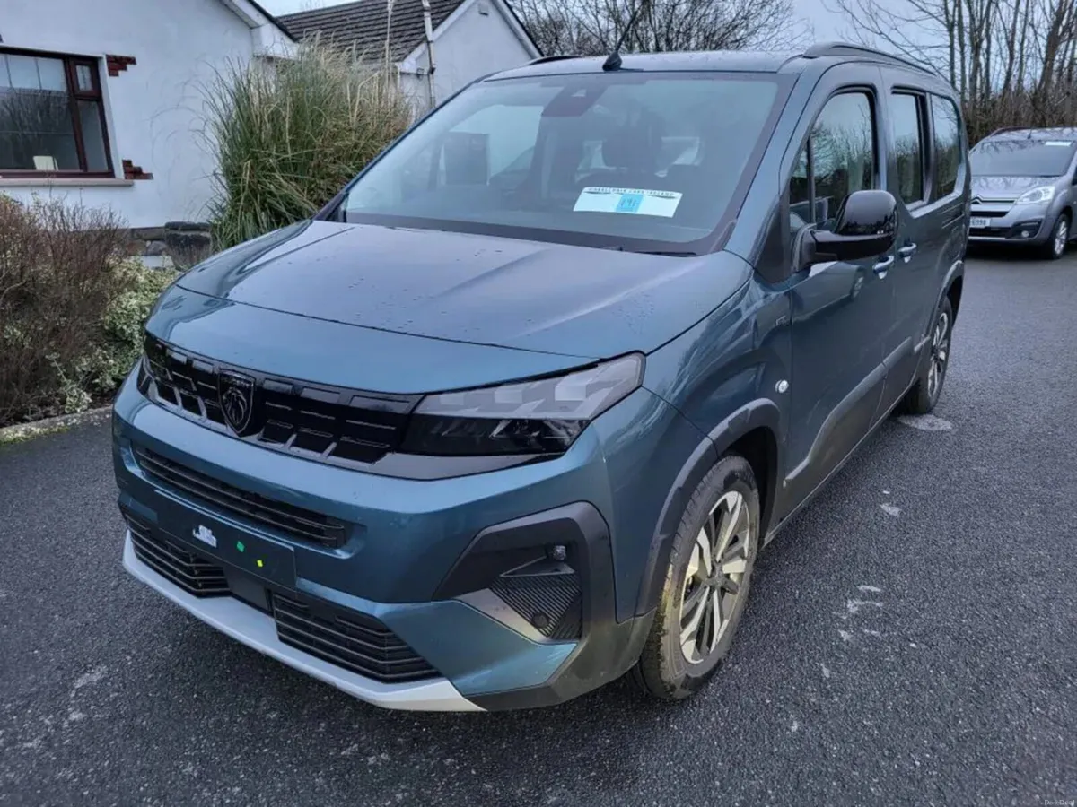 Wheelchair Accessible Taxi New Rifter - Image 3