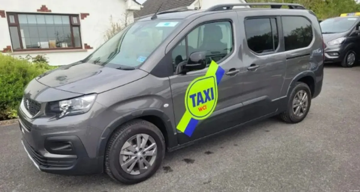 Wheelchair Taxi Peugeot Rifter Auto or Manual - Image 4