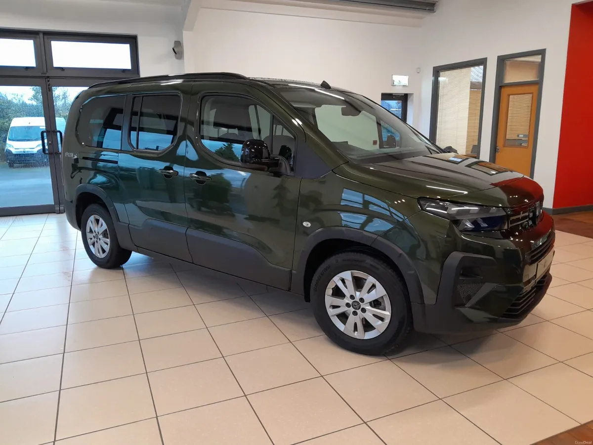 Wheelchair Taxi Peugeot Rifter Horizon 2026 - Image 1