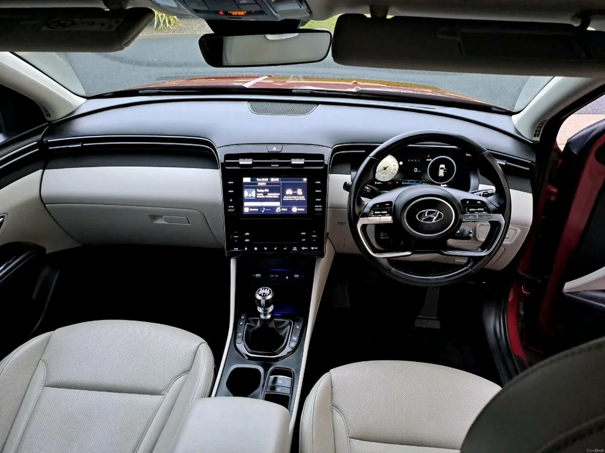 2021 Hyundai Tuscon Executive~Spotless Condition - Image 3