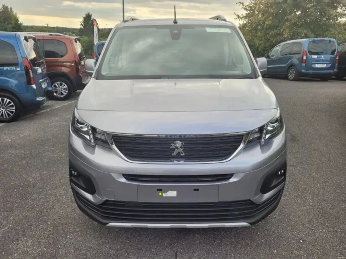 Wheelchair Taxi GREAT VALUE - Image 2