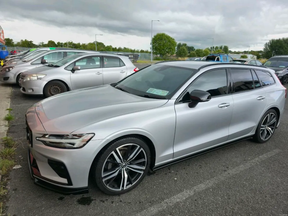 Volvo V60 R Design B4 - Image 2