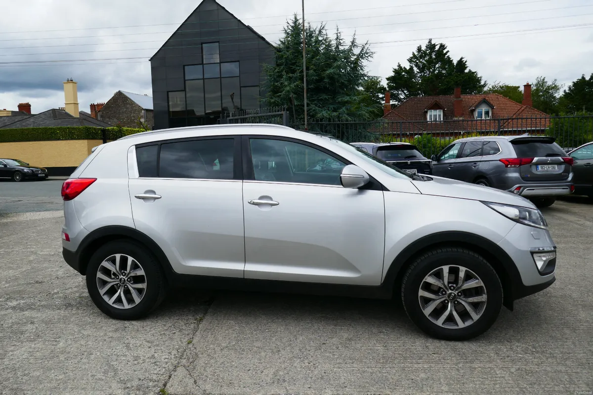 142, KIA SPORTAGE GSE 4DR - Image 3