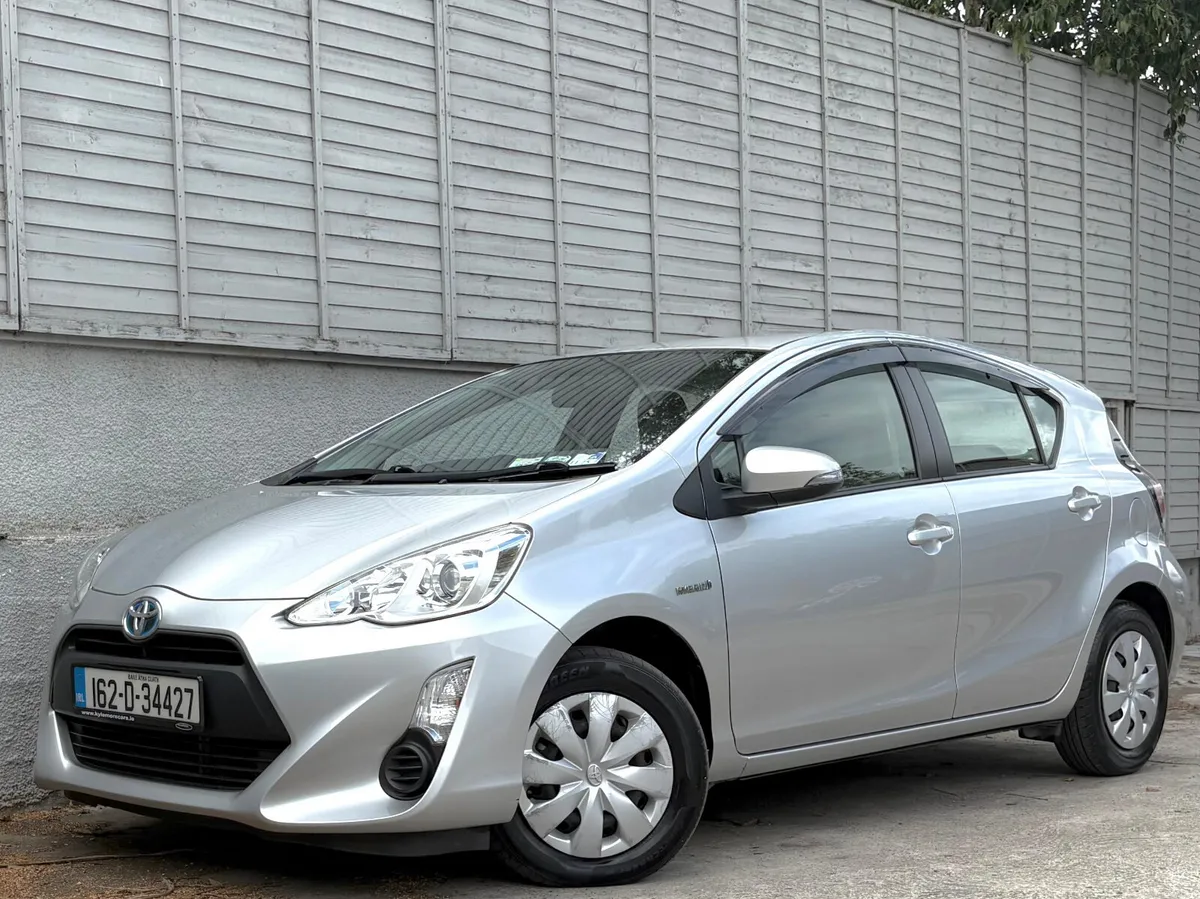 Toyota Aqua 2016 / HYBRID / NAV / PARK ASSIST - Image 4