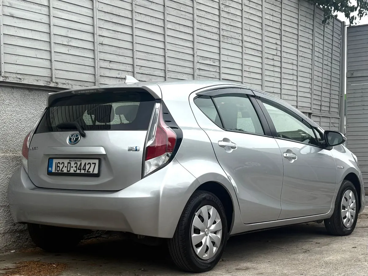 Toyota Aqua 2016 / HYBRID / NAV / PARK ASSIST - Image 3