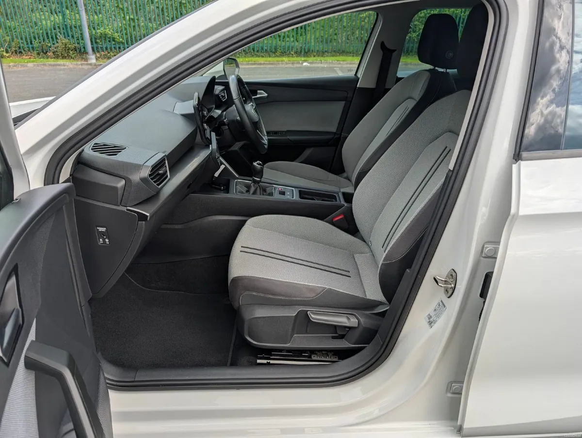 I SELLING SEAT LEONE 2021 IN PERFECT CONDITION - Image 4