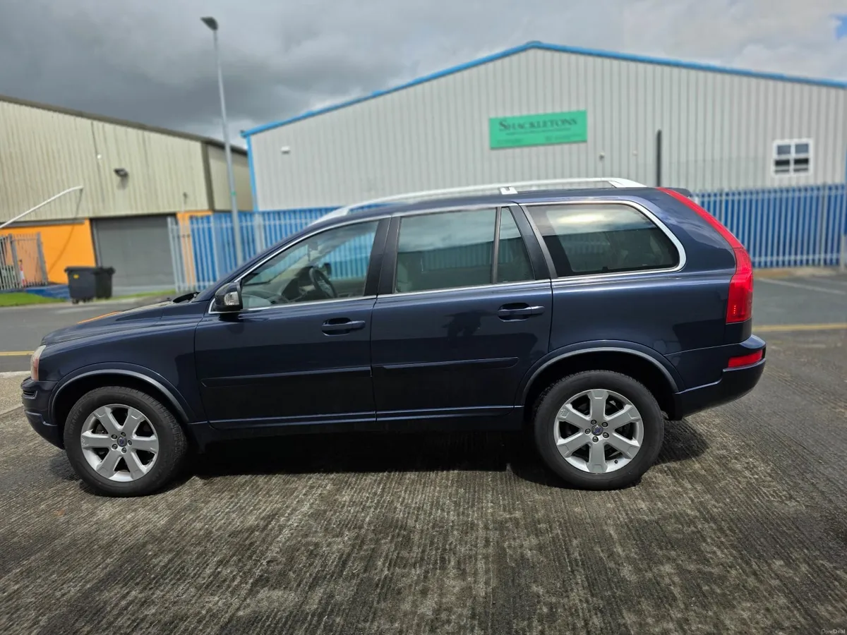 Volvo XC90 2012 - Image 2