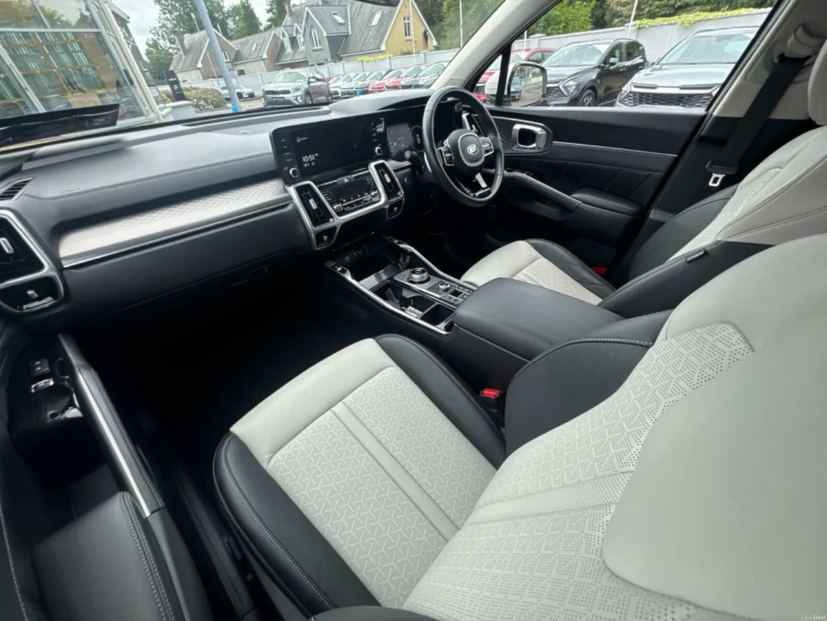 Kia Sorento K4 4X4 PHEV WO SV 6DR AUTO - Image 4