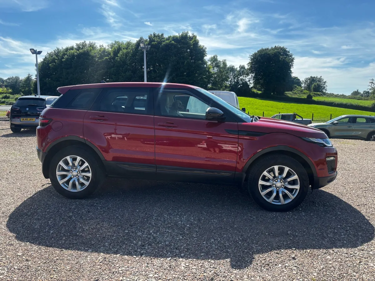 Range Rover Evoque 2.0 TD4 SE Tech  2016 - Image 2