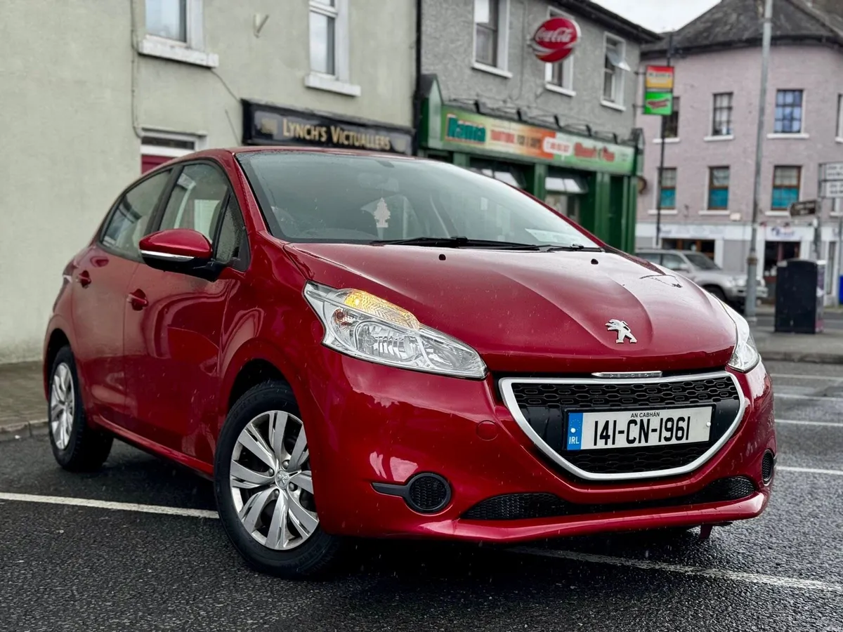 Peugeot 208 - Image 1