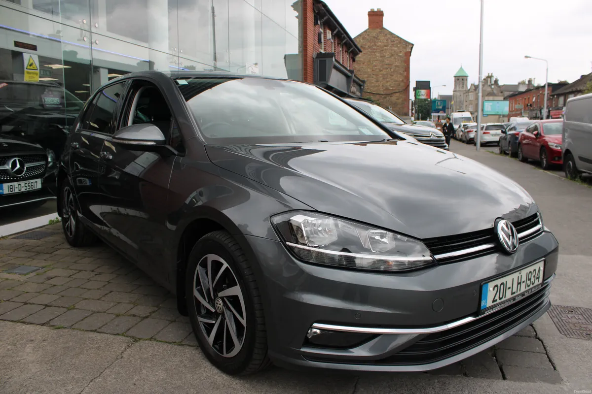 Volkswagen Golf 1.6 TDI MATCH 2020 - Image 1