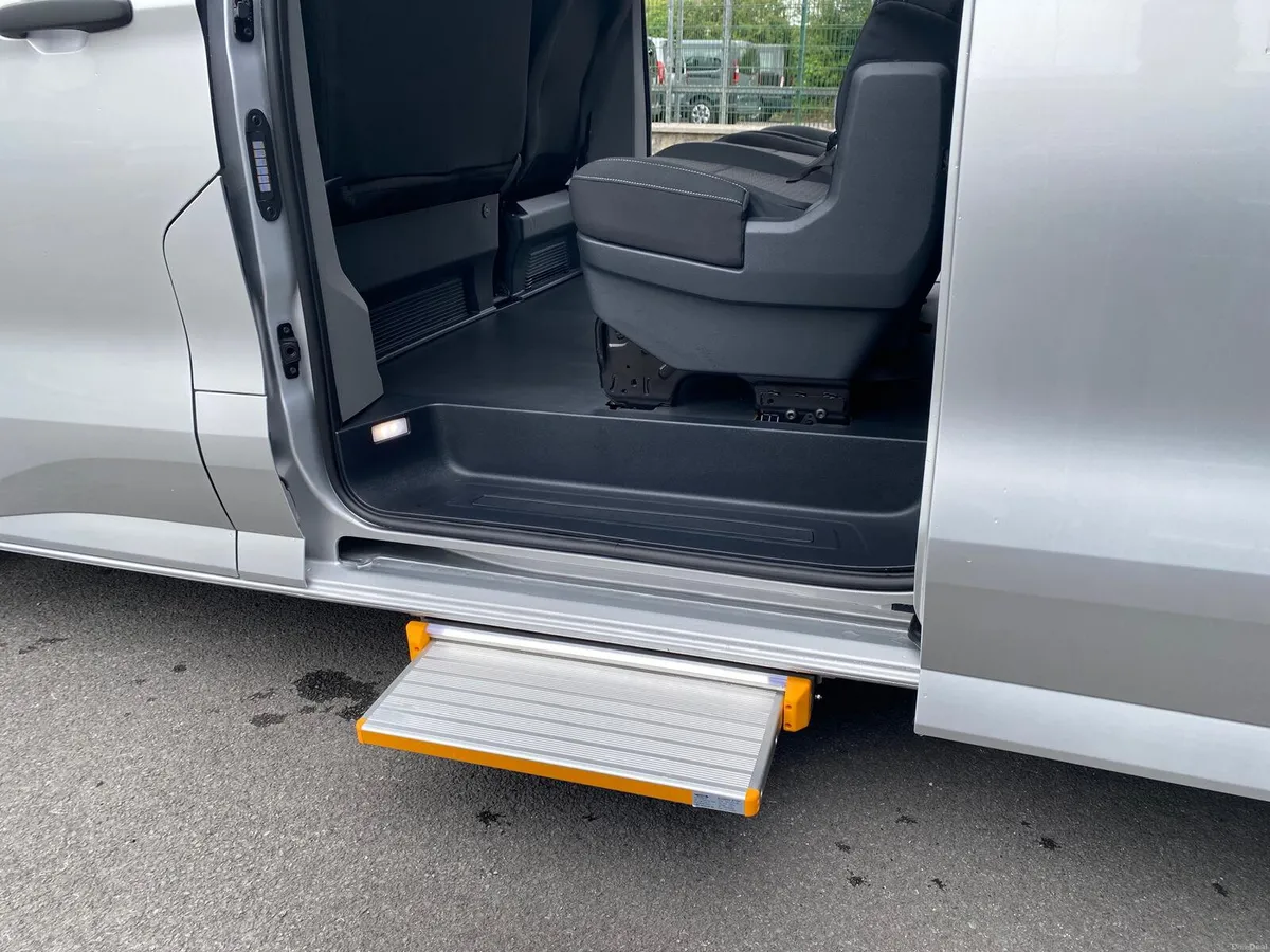 Ford Custom Combi Wheelchair Taxi - Image 6