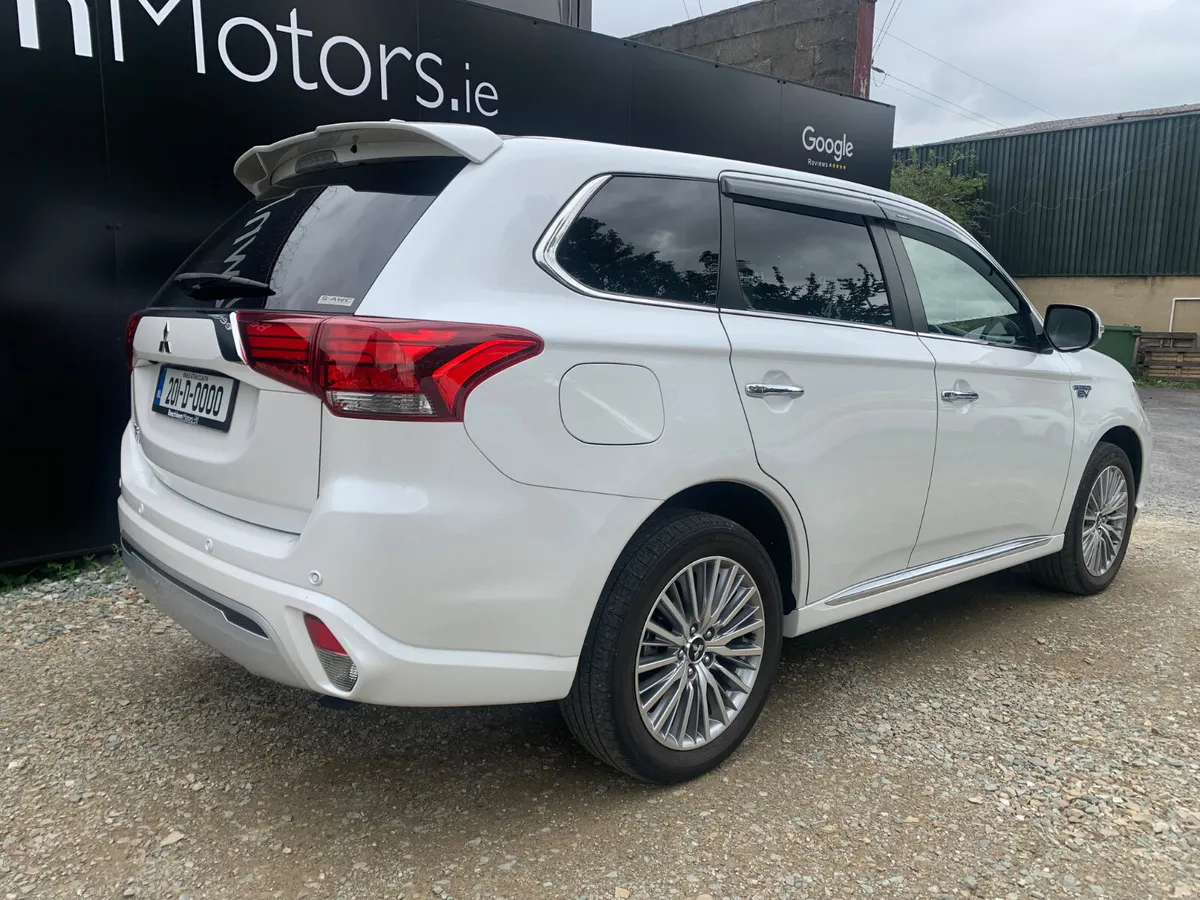 MITSUBISHI OUTLANDER 2.4 PHEV AUTO - Image 3