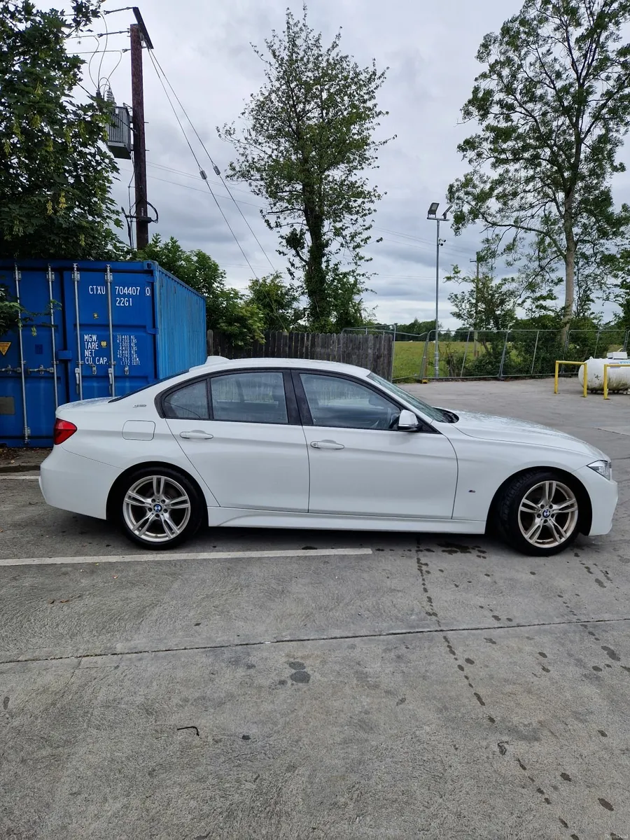 2018 BMW 330e M Sport *LOW MILEAGE* - Image 5