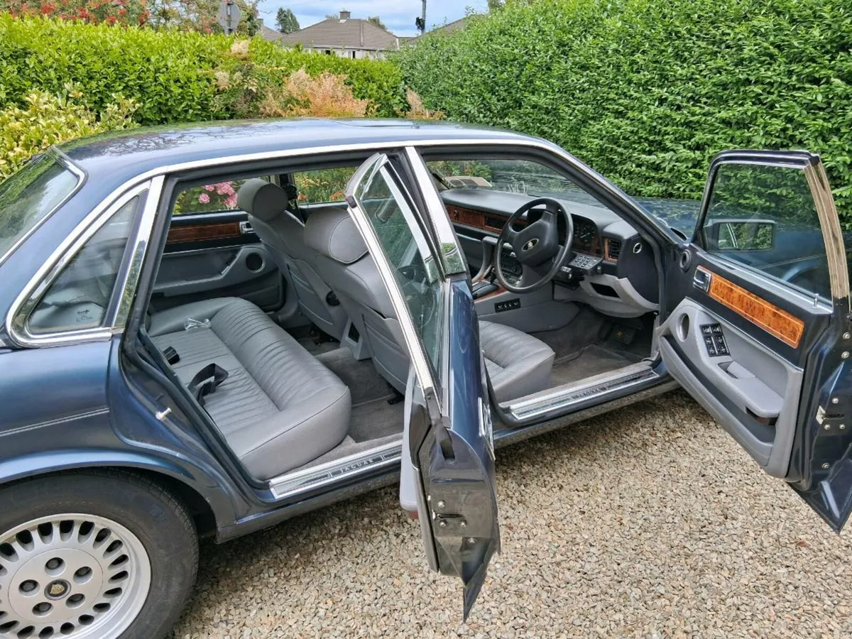 Jaguar XJ40 Sovereign 1987 - Image 3