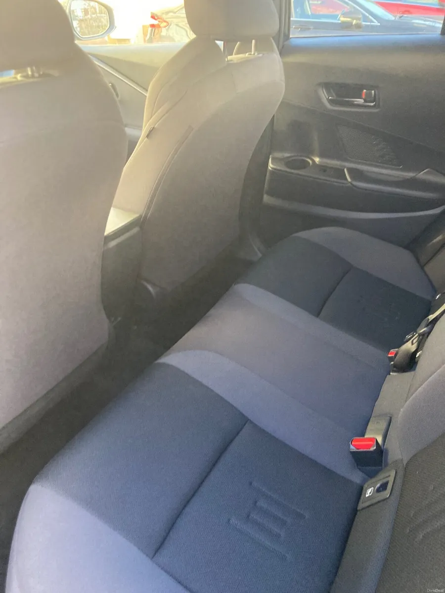 Toyota C-HR 2024 - Image 2