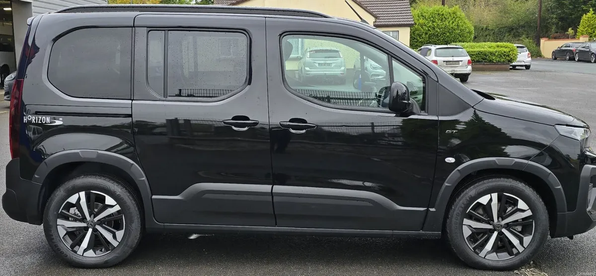 Wheelchair Accessible Peugeot Rifter Horizon - Image 2