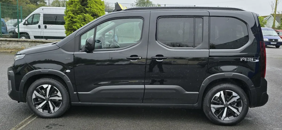 Wheelchair Accessible Peugeot Rifter Horizon - Image 3