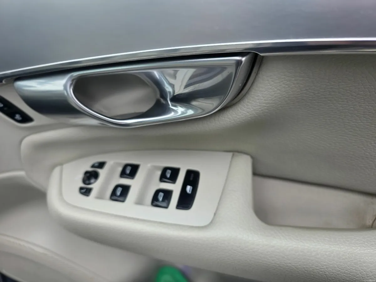 Volvo XC90 2019 - Image 2