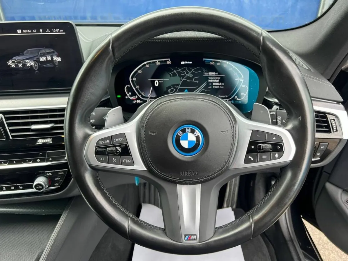 BMW 5-Series 530e TOURING M-SPORT PRO 2.0 HYBRID / - Image 4