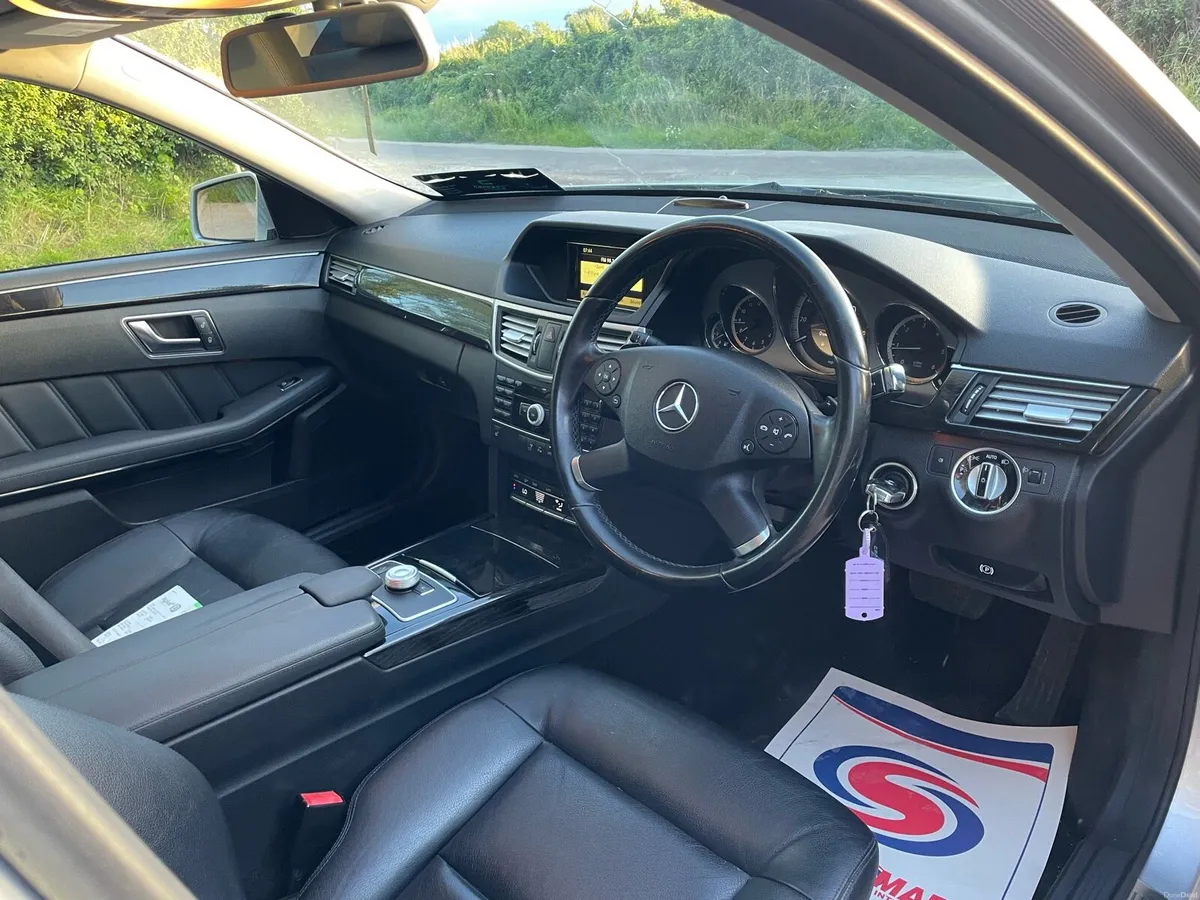 Mercedes E220 - Image 3